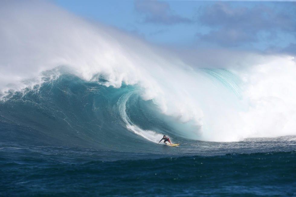 Kai Lenny’s Peahi Challenge Highlights - Naish.com